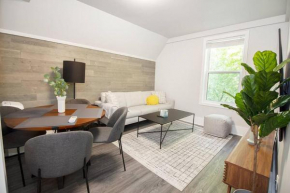 Lovely 4BR suite with parking on Grosvenor Ave, Winnipeg
